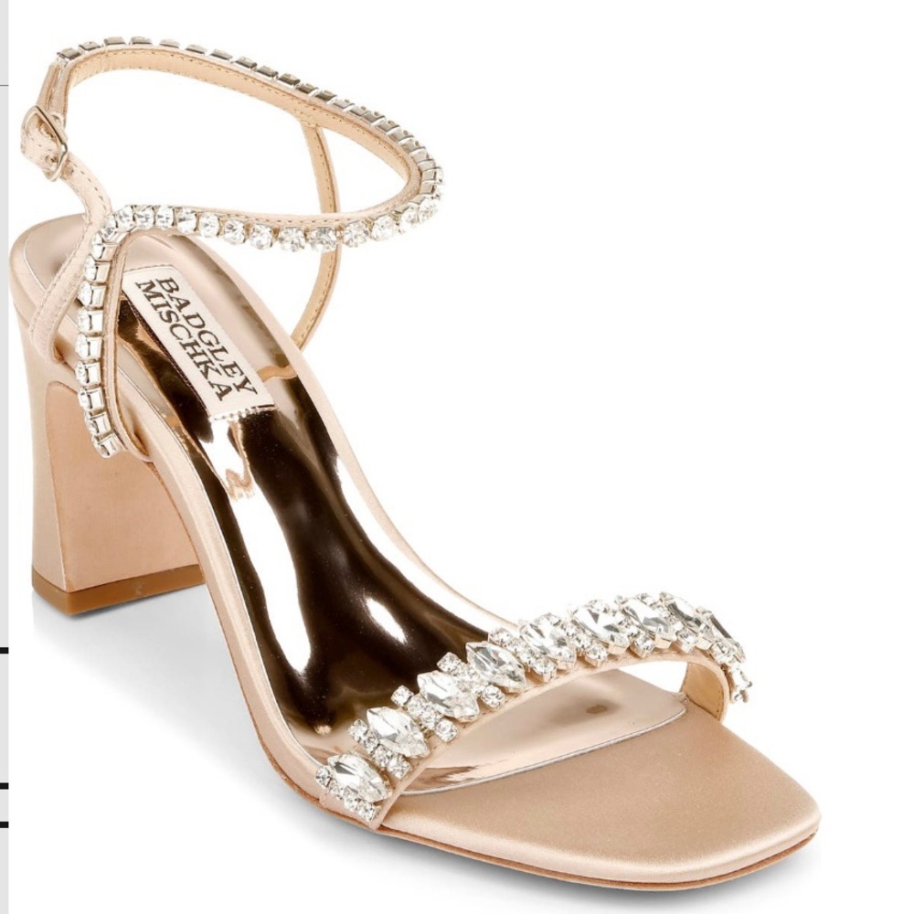 Badgley Mischka Marilee Block Heel in LATTE Size 6M